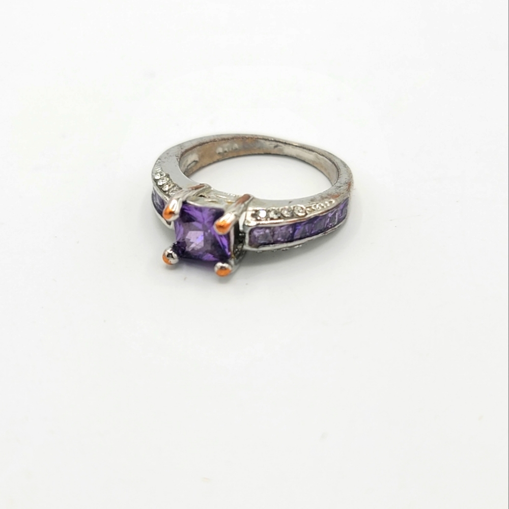 Princess Cut Amethyst Ring in Silver Tone with Accents sz 7.5